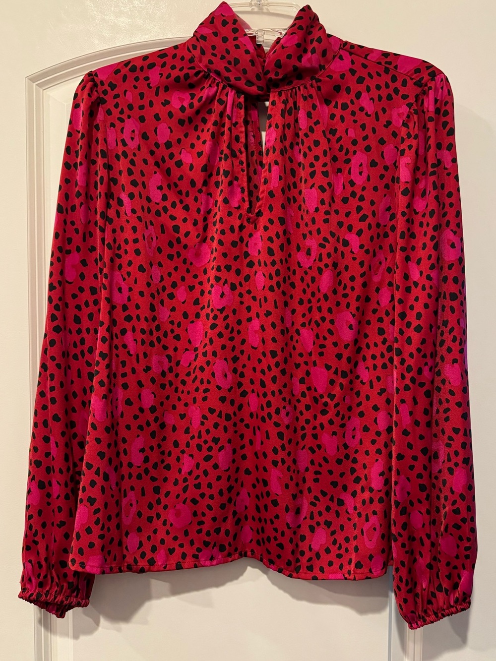 Nine West - Women’s Twist Neck Long Sleeve animal print - EUC
